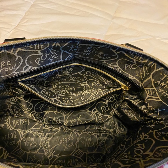 Betsey Johnson Barbie pink quilted hearts bag with gold chain straps. - Picture 10 of 12